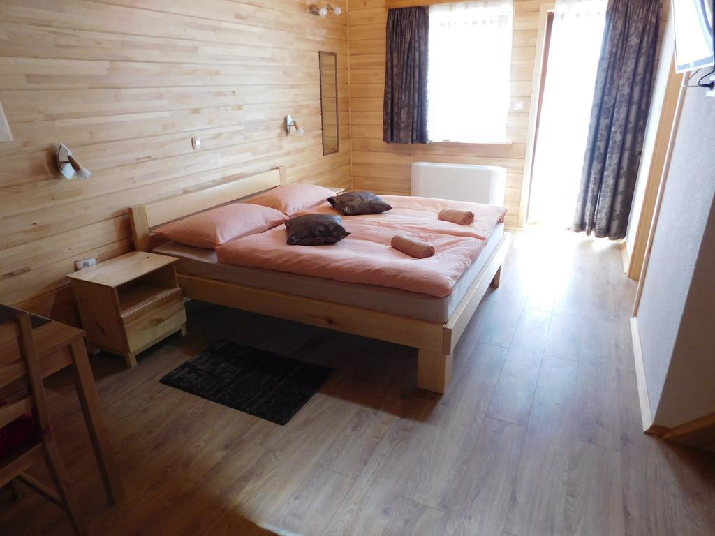 Guesthouse Sara Ґрабовац Екстер'єр фото